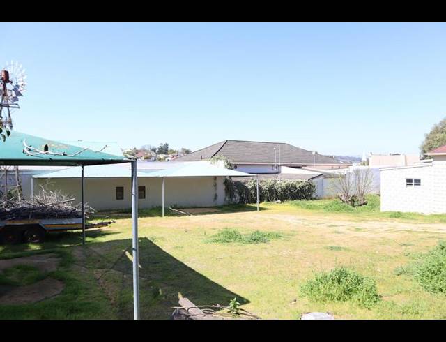 BUSINESS FOR SALE IN BERGZICHT